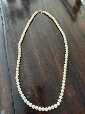 1928 Cream Pearl Bead Necklace with Gold-Tone Clasp